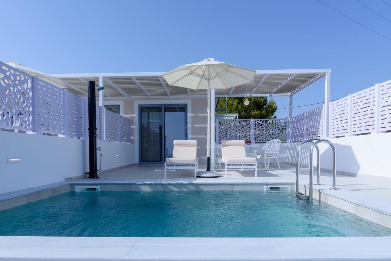 Dionisos Suites ลิคชูรี ภายนอก รูปภาพ
