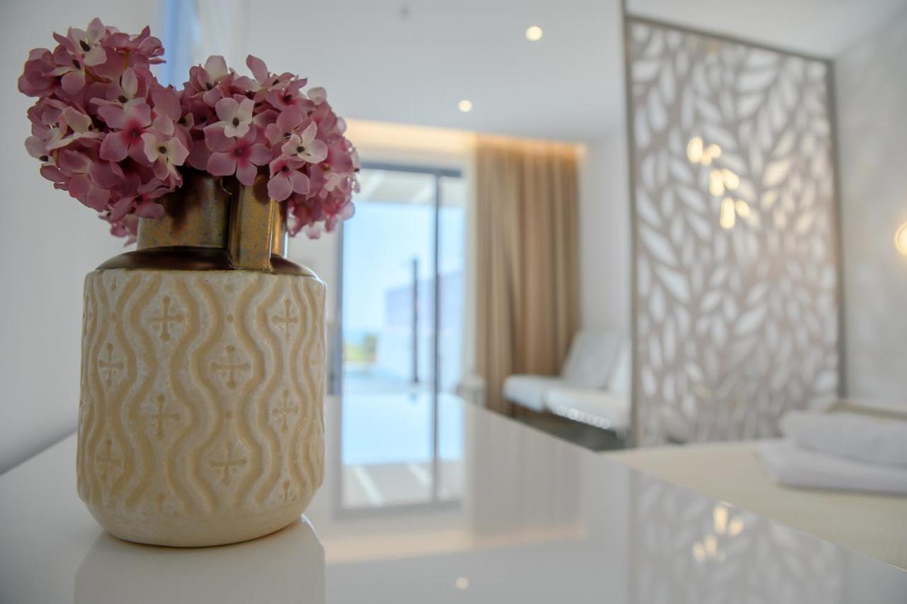 Dionisos Suites ลิคชูรี ภายนอก รูปภาพ